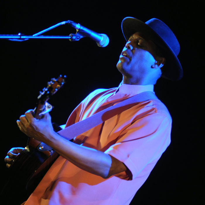 Eric Bibb